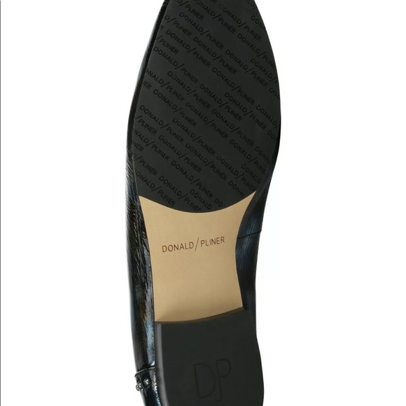 Women's Donald J Pliner Lukas Loafers - Picture 5 of 5